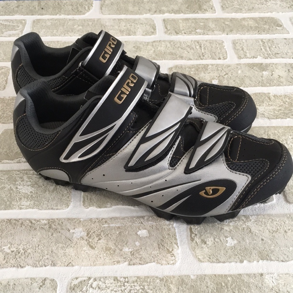 Giro Riela Cycling Shoes Cleats Silver & Black Womens 9.75-W